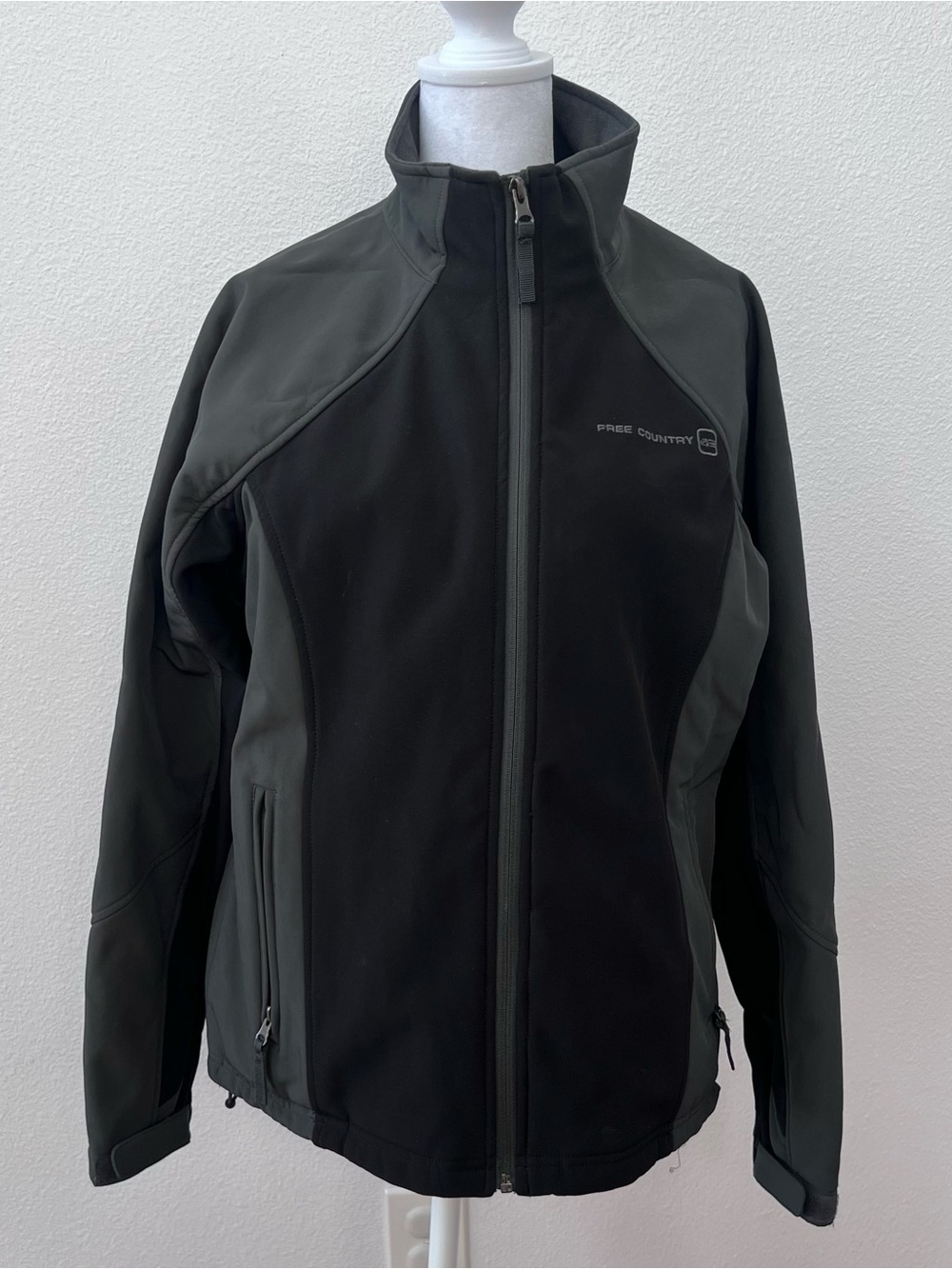 Free Country Women's Black & Charcoal Softshell Utility Jacket